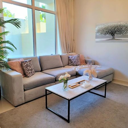Villa Victoria Damac Hills 2 Family Retreat With Waterpark And Petting Farm Dubai Eksteriør billede