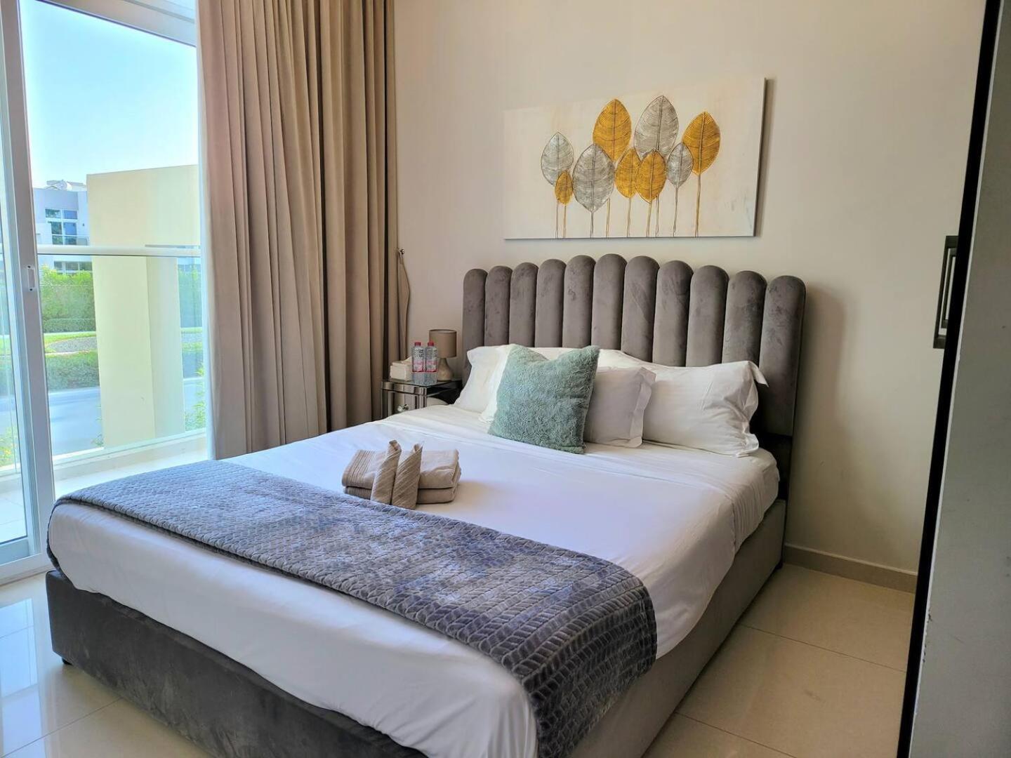 Villa Victoria Damac Hills 2 Family Retreat With Waterpark And Petting Farm Dubai Eksteriør billede